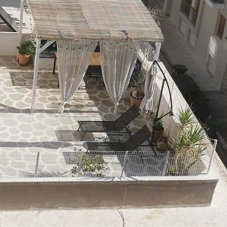 Apartment With Terrace In Piraiki Piraeus Ngoại thất bức ảnh