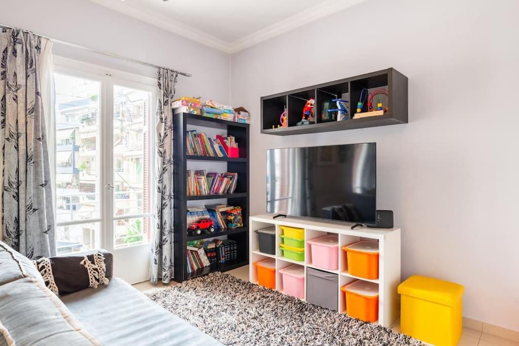 Apartment With Terrace In Piraiki Piraeus Ngoại thất bức ảnh
