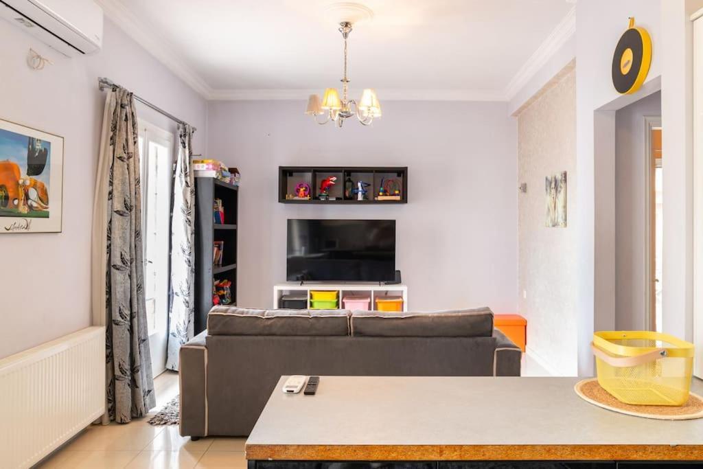 Apartment With Terrace In Piraiki Piraeus Ngoại thất bức ảnh