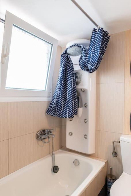 Apartment With Terrace In Piraiki Piraeus Ngoại thất bức ảnh